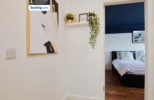 Leeds House | Cosy 4Bedroom House Near City Centre By Homebird Property Management Short Lets & Serviced Accommodation Leeds With Private Parking & Garden