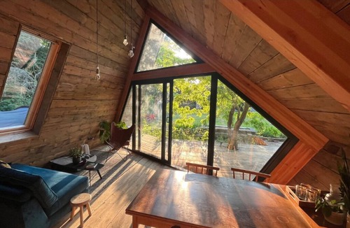 Winchester Cabin | Cosy A-Frame cabin nestled in the chalk steams of Hampshire