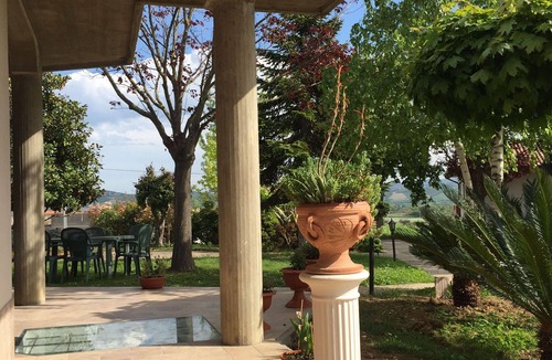 Roseto degli Abruzzi Villa | Cosy apartment in villa for 2 people with WIFI, A/C, TV and patio