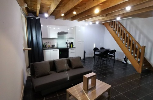 Amberieu-en-Bugey Apartment | Cosy apartment close to the station