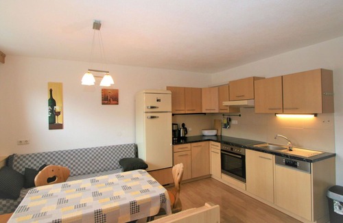 Bruck am Ziller Apartment | Cosy apartment for 4 people with WIFI, TV and balcony