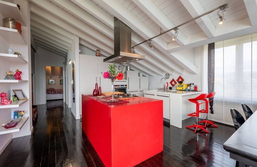 Albisola Superiore Apartment | Cosy apartment for 6 guests with pool, WIFI, TV, patio and pets allowed