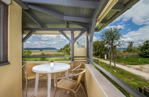 Balatonmariafurdo Apartment | Cosy apartment for 4 people with pool, WIFI, A/C, TV and patio