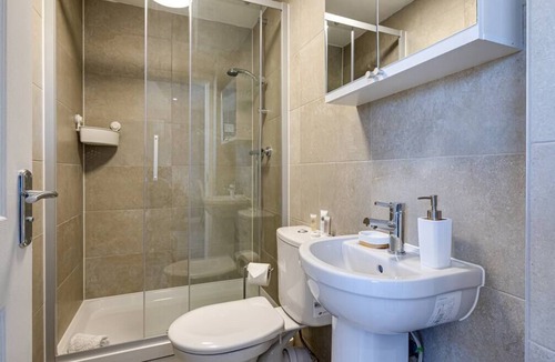 Offerton Apartment | Cosy apartment in centre of Stockport by SDPstays