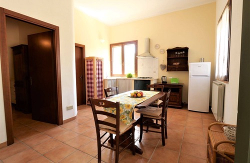 Montorsaio House | Cosy apartment in villa for 2 guests with pool, WIFI, TV and patio