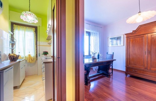 Pablo Apartment | Cosy apartment of 34 sqm, for 2 people, on the fourth floor of a building with lift (with some steps to access it).The property is located in a lively district and well served by public transport; the apartment is 50 m from the Hospital of Parma and a fe