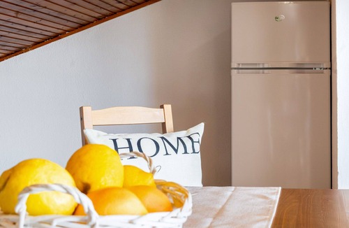 Loreto Apartment | Cosy apartment with WIFI, A/C, TV, terrace, pets allowed, panoramic view, close to Porto Recanati