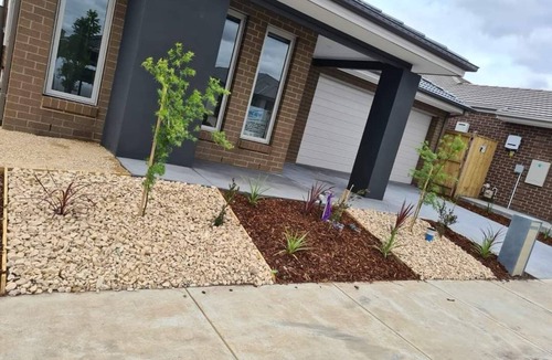 Wyndham Vale House | Cosy beautiful modern house close public transport and shopping mall