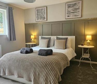 Padfield Apartment | Cosy Bungalow in the Peak