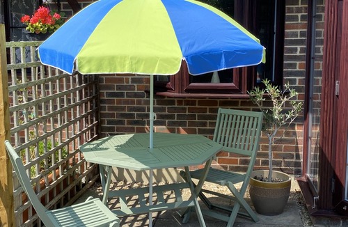Middleton-on-Sea House | Cosy Bungalow On Private Estate