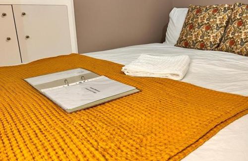 Giltbrook Apartment | Cosy & Convenient space near M1, EM Airport & City