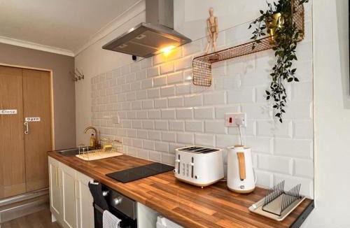 Giltbrook Apartment | Cosy & Convenient space near M1, EM Airport & City