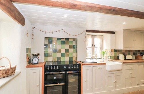 Salisbury Cottage | Cosy Cot