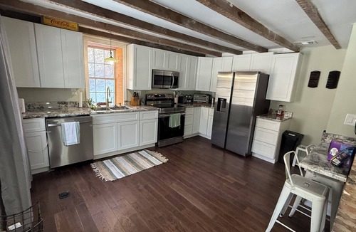 Cockeysville Cottage | Cosy Cottage Nestled In The Trees