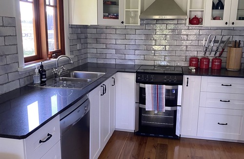 Ellerslie House | Cosy Cottage on a cattle and sheep property.