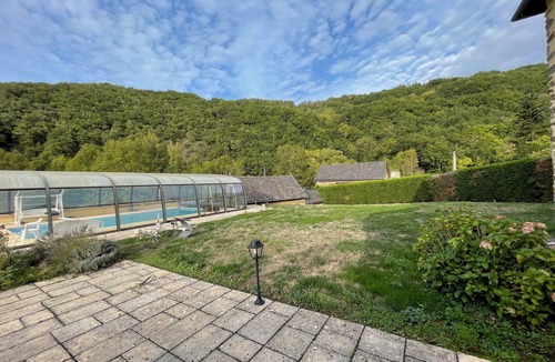 Centres Cottage | Cosy country side property with three cottages and covered swimming pool