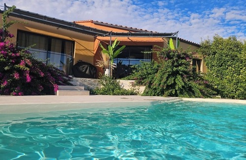Marsillargues Villa | Cosy family villa in absolute calm with saltwater swimming pool and large garden