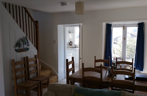 Fowey Cottage | “Cosy Fowey Cottage, Suntrap Garden, Easy Walk to Harbour & Beach, Dog Friendly”
