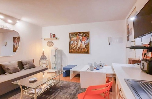Rione VII Regola Apartment | COSY HOME!