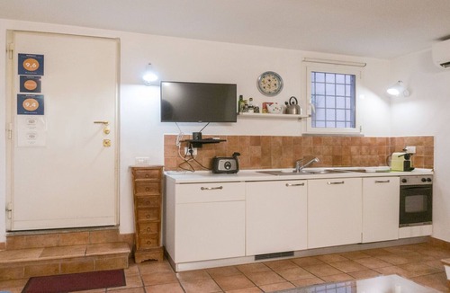 Rione VII Regola Apartment | COSY HOME!