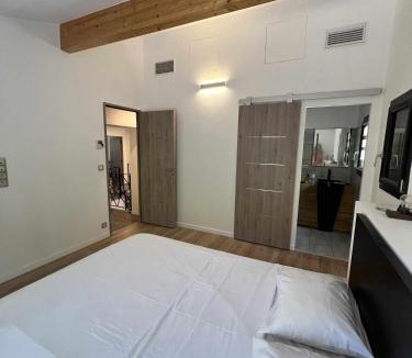Mimet House | Cosy Home Stay
