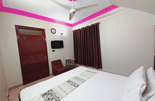 Karachi Hotel | Cosy Inn Guest House : Deluxe Double Room