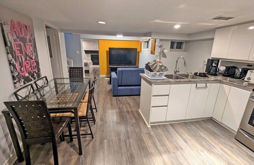 Earlscourt House | Cosy large 2-bedroom basement apartment in Corso Italia, Toronto with WiFi, AC