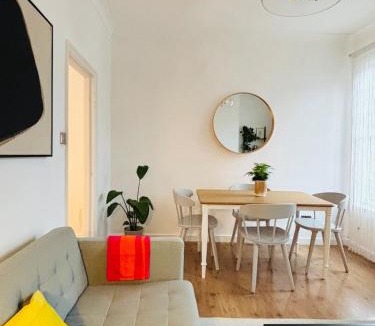 North Acton Apartment | Cosy & Modern