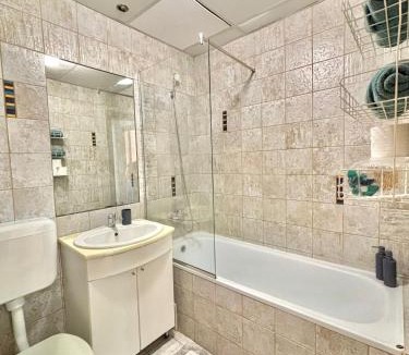 Satu Mare Apartment | Cosy Modern Place