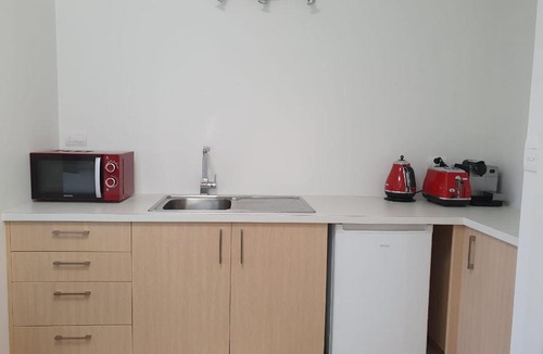 Mount Maunganui Apartment | Cosy Mount Studio Moments to Beach & Downtown