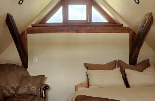 Cerklje ob Krki Ski Chalet | Cosy Natural Country Cottage Ula