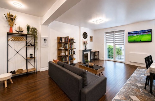 Sourdeval Apartment | Cosy Normandy Bloom ⭐️⭐️⭐️