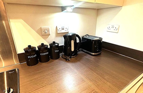 Bromley South Apartment | Cosy One Bedroom Apartment - London Bow