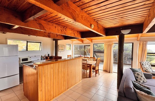 Pakiri House | Cosy private beach house just steps away from the sand. Family and pet-friendly!