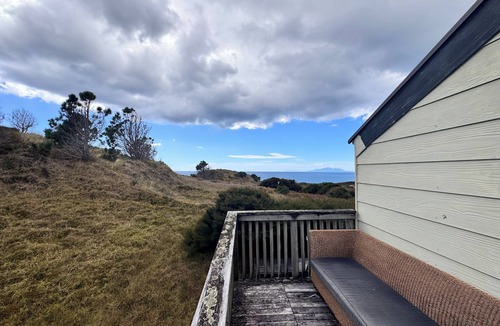 Pakiri House | Cosy private beach house just steps away from the sand. Family and pet-friendly!