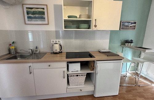 Tarifa Apartment | Cosy Quiet Hideaway with Private Terrace, perfect location old town Tarifa