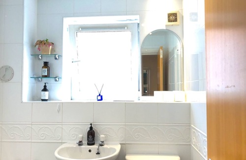 Old Town Apartment | Cosy, right next to the Royal Mile and Arthur´s Seat & free secure parking