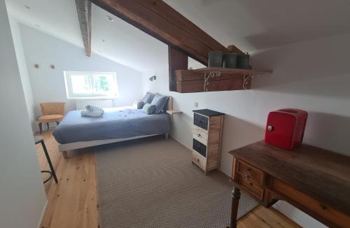 Saint-Romain-Lachalm Bed & Breakfast | Cosy Room