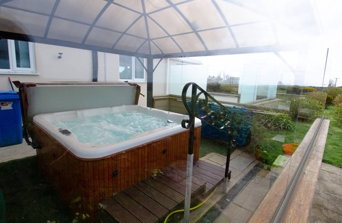 Penryn House | Cosy Rural Bungalow In Cornwall between Falmouth and Helston Nr Penryn Campus