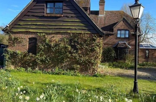 Bottlesford Apartment | Cosy Rural Retreat, Sleeps 3 & PetFriendly