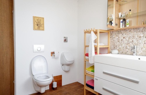 Zirovnica Apartment | Cosy & Spacious Apt. Benč