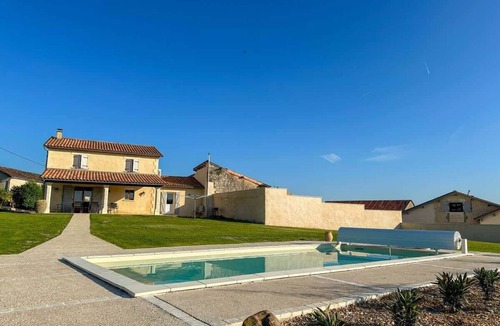 Laprade House | Cosy Stay, Remote Work Retreat, 9 Guests Villa Aubeterre