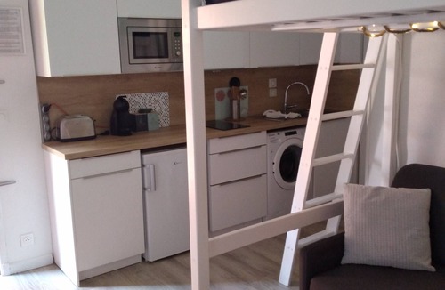 Le Dramont Apartment | ❤️ Cosy studio 5 mins walk from the sea