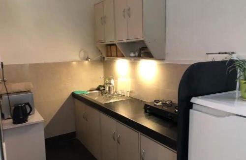 Vile Parle Apartment | Cosy studio at Delphi bungalow