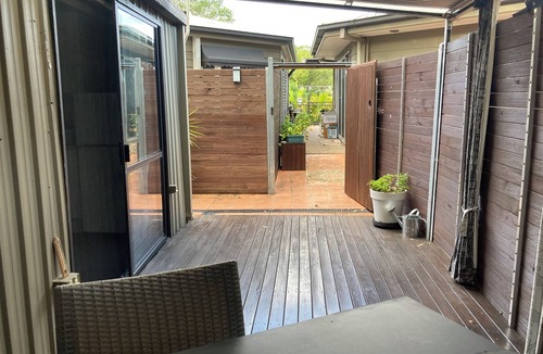 Nerang Apartment | Cosy Studio in Rustic peaceful and central Gold Coast