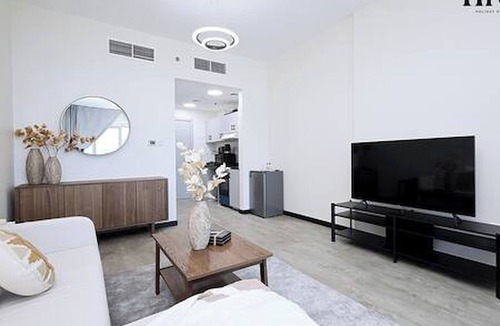 Dubai Apartment | Cosy Studio in Skycourts Tower