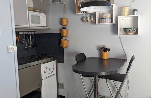 Clichy Apartment | Cosy studio just a stone's throw from Paris