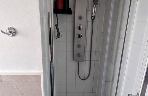 Clichy Apartment | Cosy studio just a stone's throw from Paris