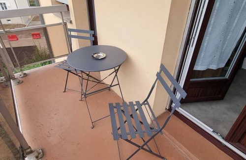 Molsheim Apartment | Cosy studio Molsheim - Balcony, Free parking, Train station 300M and Strasbourg 15mn away