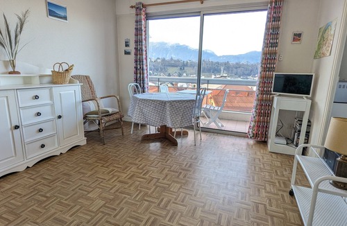 Aix-les-Bains City Center Apartment | Cosy studio with a view, central & quiet area